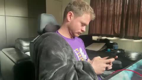 Snapshot of _stevie___ chatting on 04/10/26, 03:17 _stevie___ online show from 04/10/26, 03:17