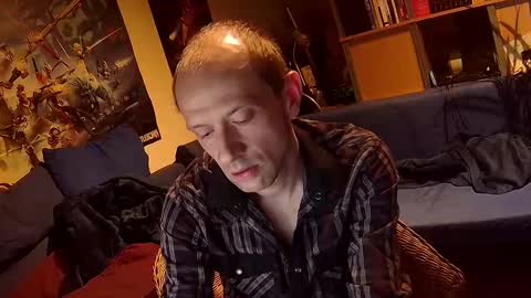 Snapshot of _svenerd87___ chatting on 09/25/25, 08:12 Sven online show from 09/25/25, 08:12