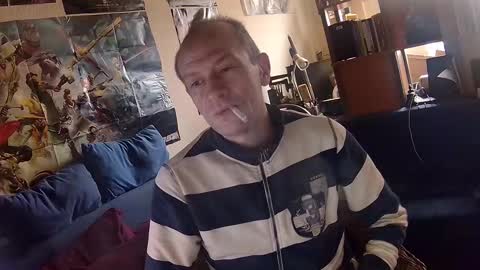 Snapshot of _svenerd87___ chatting on 11/27/25, 12:40 Sven online show from 11/27/25, 12:40