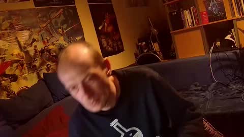 Snapshot of _svenerd87___ chatting on 11/28/25, 04:26 Sven online show from 11/28/25, 04:26