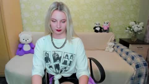 Marie online show from 05/20/26, 04:46