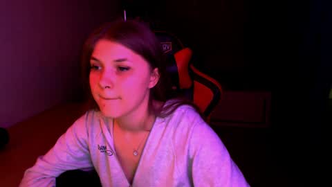 Snapshot of _sweet_foxy_ chatting on 04/24/26, 06:54 Mari online show from 04/24/26, 06:54