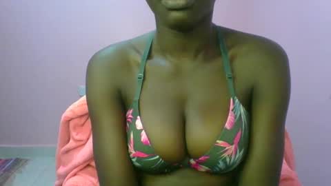 Snapshot of _sweet_gabriella chatting on 02/14/25, 07:12 Gabriella online show from 02/14/25, 07:12