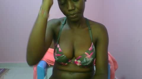 Snapshot of _sweet_gabriella chatting on 02/16/25, 05:04 Gabriella online show from 02/16/25, 05:04