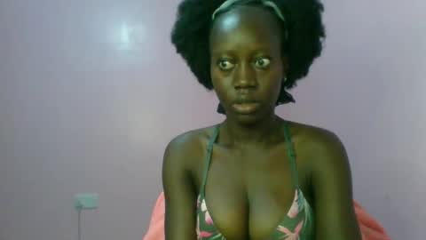 Snapshot of _sweet_gabriella chatting on 10/27/25, 02:37 Gabriella online show from 10/27/25, 02:37