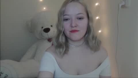 _sweet_smile_ online show from 02/11/26, 08:14