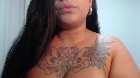 Snapshot of _sweetpoisonn chatting on 07/17/26, 01:23 Sweet online show from 07/17/26, 01:23