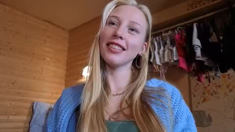 Snapshot of _sweetsky_ chatting on 03/15/26, 10:10 _sweetsky_ online show from 03/15/26, 10:10