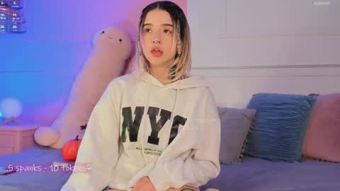 Snapshot of _tammarra_ chatting on 11/12/25, 06:08 _tammarra_ online show from 11/12/25, 06:08