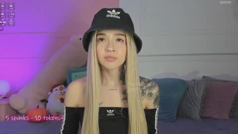 Snapshot of _tammarra_ chatting on 11/29/25, 12:41 _tammarra_ online show from 11/29/25, 12:41