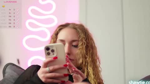 Snapshot of _taylor_swift chatting on 01/14/25, 07:06 Taylor online show from 01/14/25, 07:06