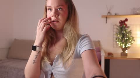 Annie online show from 12/16/24, 01:42