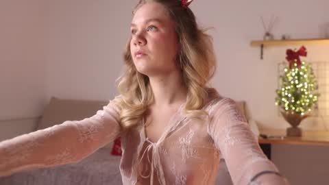 Annie online show from 12/26/24, 01:40