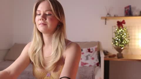 Annie online show from 01/10/25, 01:21