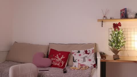 Annie online show from 01/10/25, 07:25