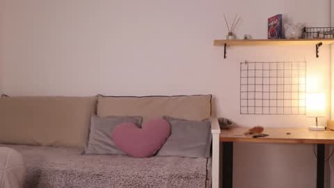 Annie online show from 01/17/25, 01:57