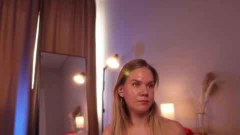 Annie online show from 03/11/25, 07:48