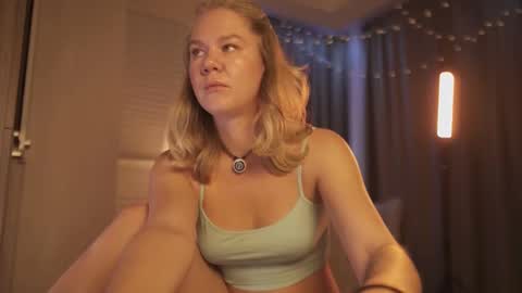 Annie online show from 02/08/26, 05:00