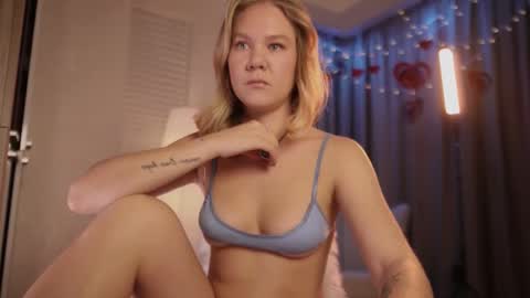 Annie online show from 02/19/26, 02:40