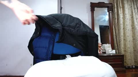 _the_dark_side_of_the_moon_ online show from 12/13/24, 03:27