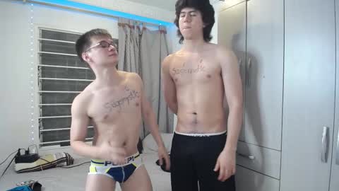 Snapshot of _the_neighbors chatting on 02/17/25, 03:25 Scot y Patrick online show from 02/17/25, 03:25