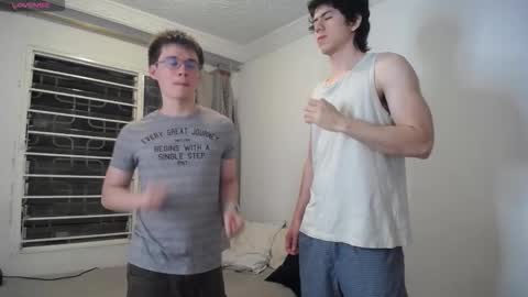 Snapshot of _the_neighbors chatting on 11/10/25, 01:15 Scot y Patrick online show from 11/10/25, 01:15