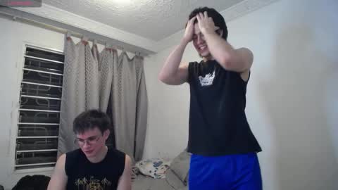 Snapshot of _the_neighbors chatting on 11/23/25, 11:37 Scot y Patrick online show from 11/23/25, 11:37