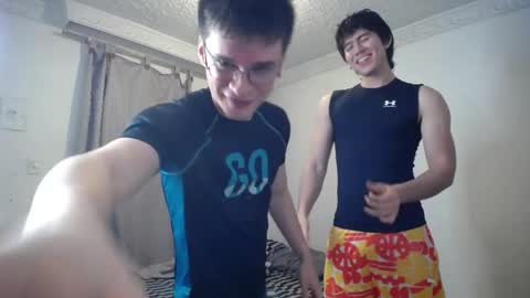 Snapshot of _the_neighbors chatting on 04/18/26, 10:10 Scot y Patrick online show from 04/18/26, 10:10