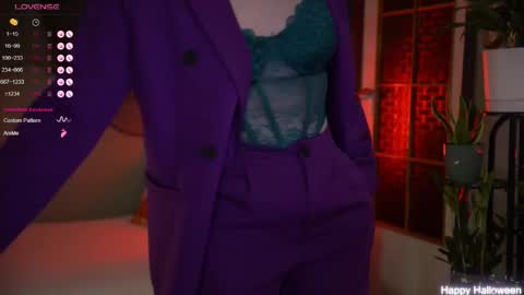 Snapshot of _the_sun_ chatting on 10/31/25, 08:10 Evi online show from 10/31/25, 08:10