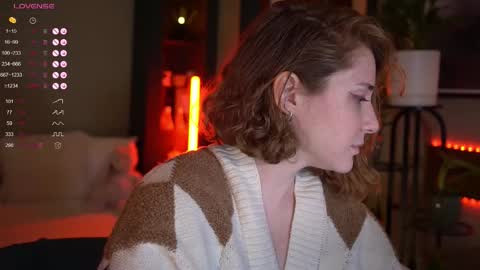 Snapshot of _the_sun_ chatting on 11/18/25, 09:52 Evi online show from 11/18/25, 09:52