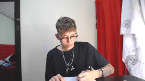 Snapshot of _thomas_hot_ chatting on 01/02/25, 07:51 Thomas online show from 01/02/25, 07:51