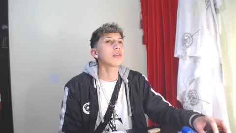 Snapshot of _thomas_hot_ chatting on 01/08/25, 08:49 Thomas online show from 01/08/25, 08:49