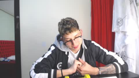 Snapshot of _thomas_hot_ chatting on 01/08/25, 07:03 Thomas online show from 01/08/25, 07:03