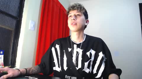 Snapshot of _thomas_hot_ chatting on 02/07/25, 07:17 Thomas online show from 02/07/25, 07:17