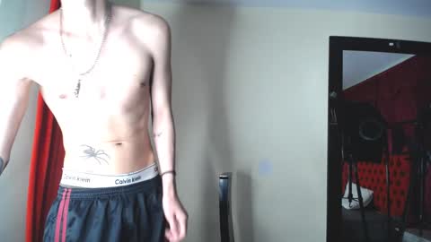 Snapshot of _thomas_hot_ chatting on 02/08/25, 09:25 Thomas online show from 02/08/25, 09:25