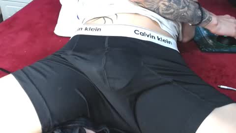 Snapshot of _thomas_hot_ chatting on 02/21/25, 08:40 Thomas online show from 02/21/25, 08:40