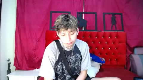 Snapshot of _thomas_hot_ chatting on 02/23/25, 03:13 Thomas online show from 02/23/25, 03:13