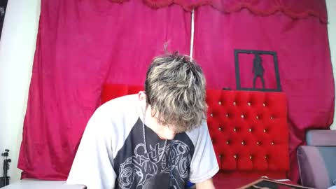 Snapshot of _thomas_hot_ chatting on 03/01/25, 04:44 Thomas online show from 03/01/25, 04:44