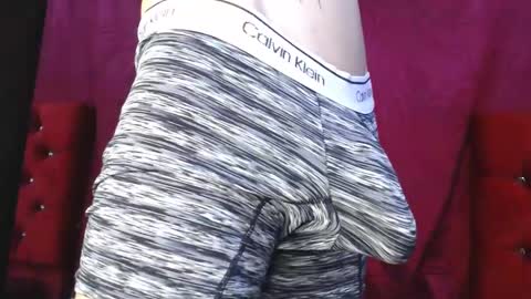 Snapshot of _thomas_hot_ chatting on 03/01/25, 07:48 Thomas online show from 03/01/25, 07:48