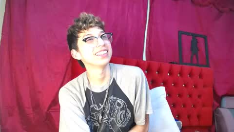 Snapshot of _thomas_hot_ chatting on 03/02/25, 06:16 Thomas online show from 03/02/25, 06:16