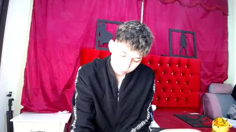 Snapshot of _thomas_hot_ chatting on 03/07/25, 01:53 Thomas online show from 03/07/25, 01:53