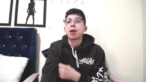 Snapshot of _thomas_hot_ chatting on 09/13/25, 03:50 Thomas online show from 09/13/25, 03:50