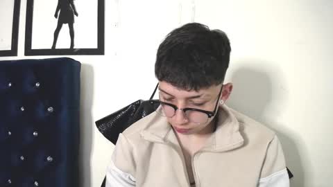 Snapshot of _thomas_hot_ chatting on 09/17/25, 01:07 Thomas online show from 09/17/25, 01:07