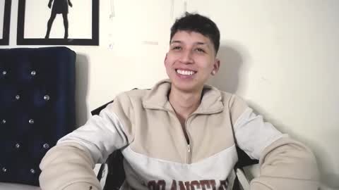 Snapshot of _thomas_hot_ chatting on 09/18/25, 03:52 Thomas online show from 09/18/25, 03:52