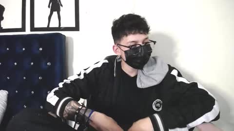 Snapshot of _thomas_hot_ chatting on 09/26/25, 04:05 Thomas online show from 09/26/25, 04:05