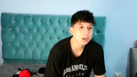 Snapshot of _thomas_hot_ chatting on 01/08/26, 04:37 Thomas online show from 01/08/26, 04:37