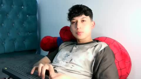 Snapshot of _thomas_hot_ chatting on 02/19/26, 04:41 Thomas online show from 02/19/26, 04:41