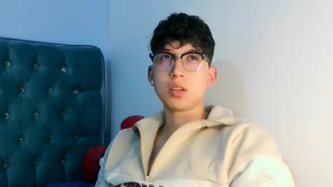 Snapshot of _thomas_hot_ chatting on 02/25/26, 02:21 Thomas online show from 02/25/26, 02:21