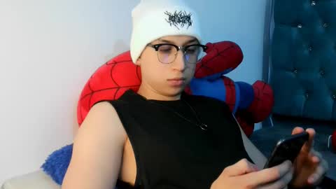 Snapshot of _thomas_hot_ chatting on 03/03/26, 04:07 Thomas online show from 03/03/26, 04:07