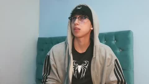 Snapshot of _thomas_hot_ chatting on 04/13/26, 08:20 Thomas online show from 04/13/26, 08:20